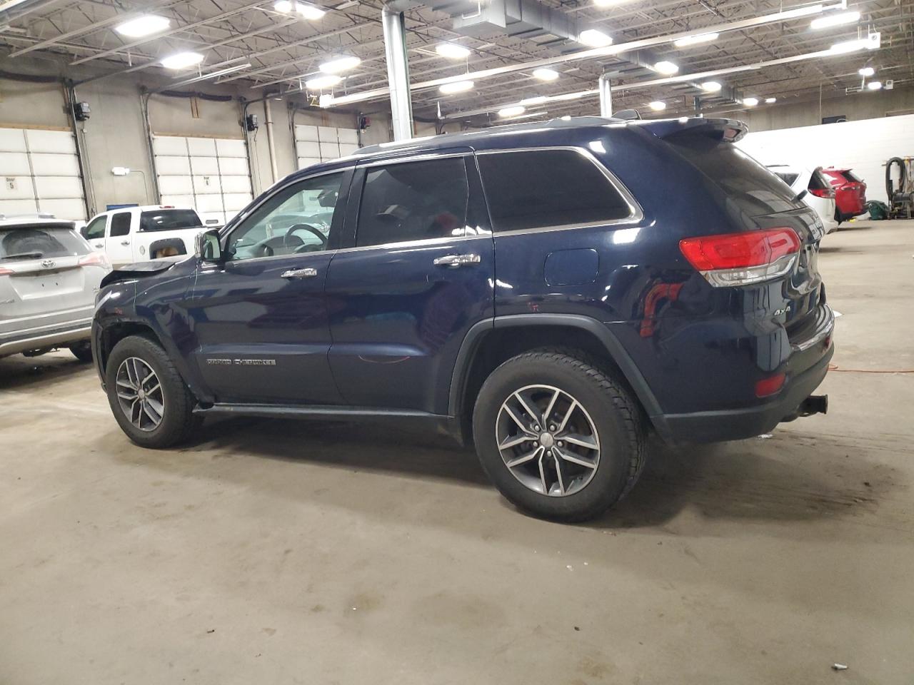 2018 Jeep Grand Cherokee - Image 2