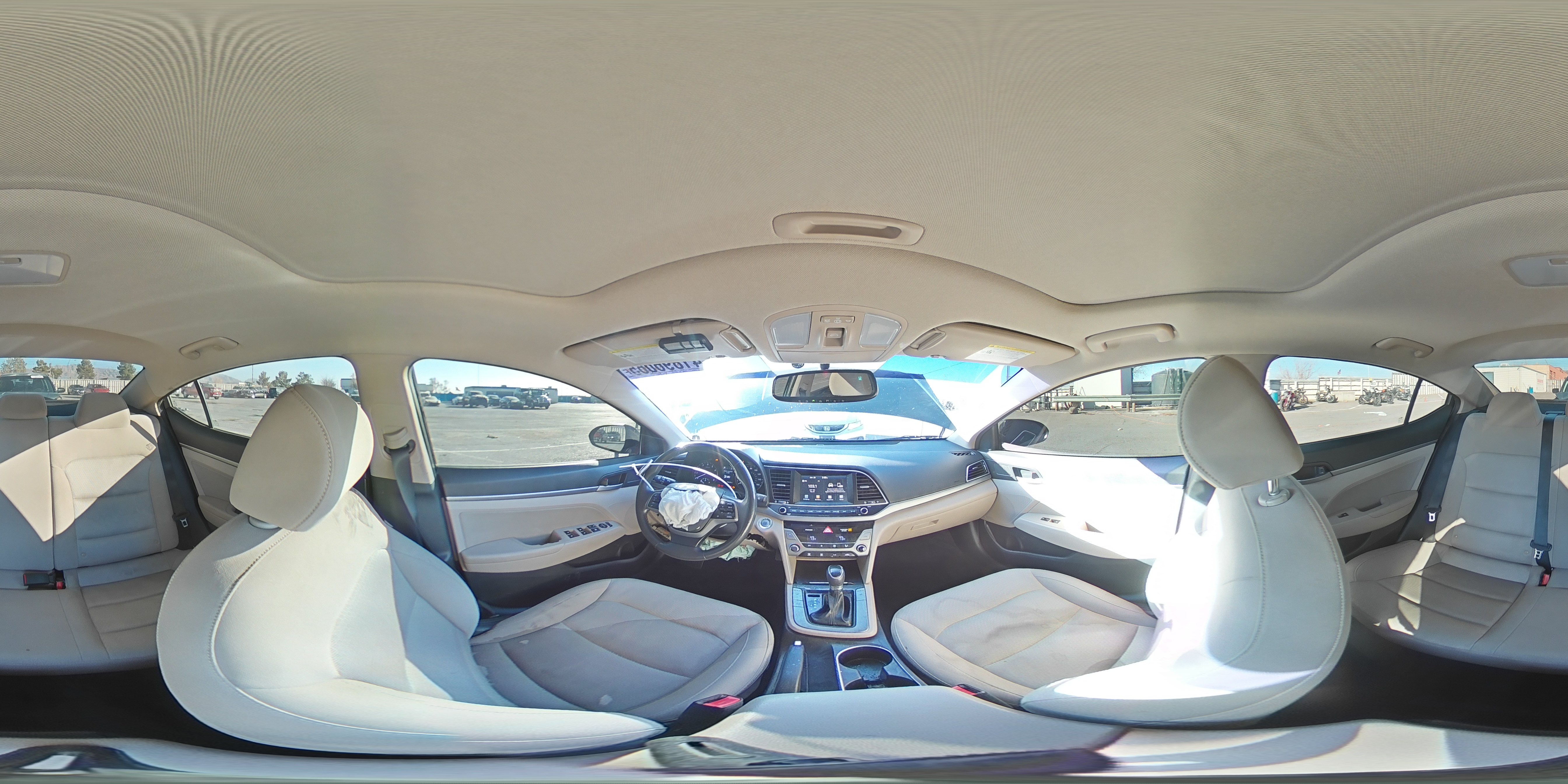 2018 Hyundai Elantra - Image 13