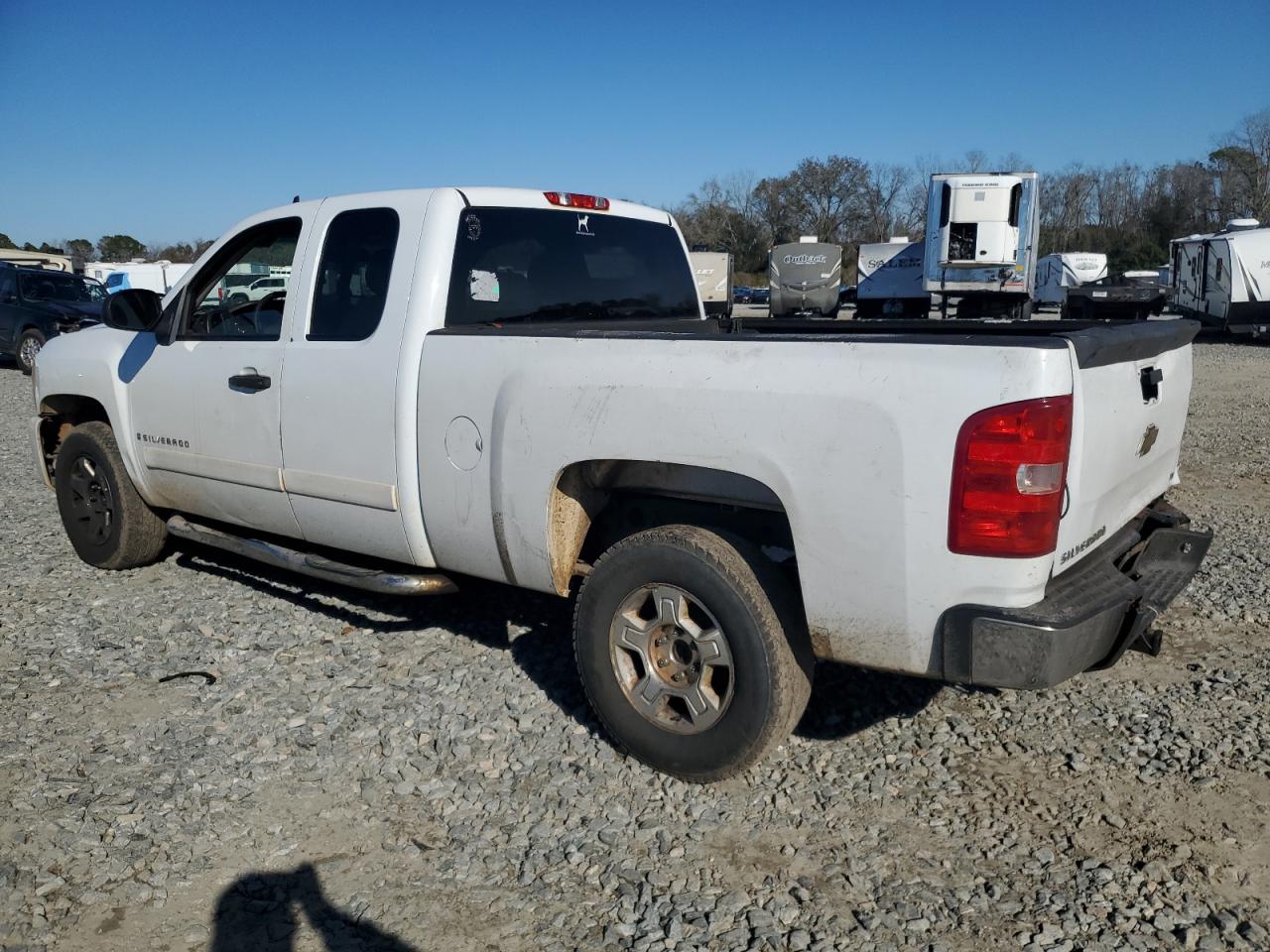 2007 Chevrolet Silverado - Image 2