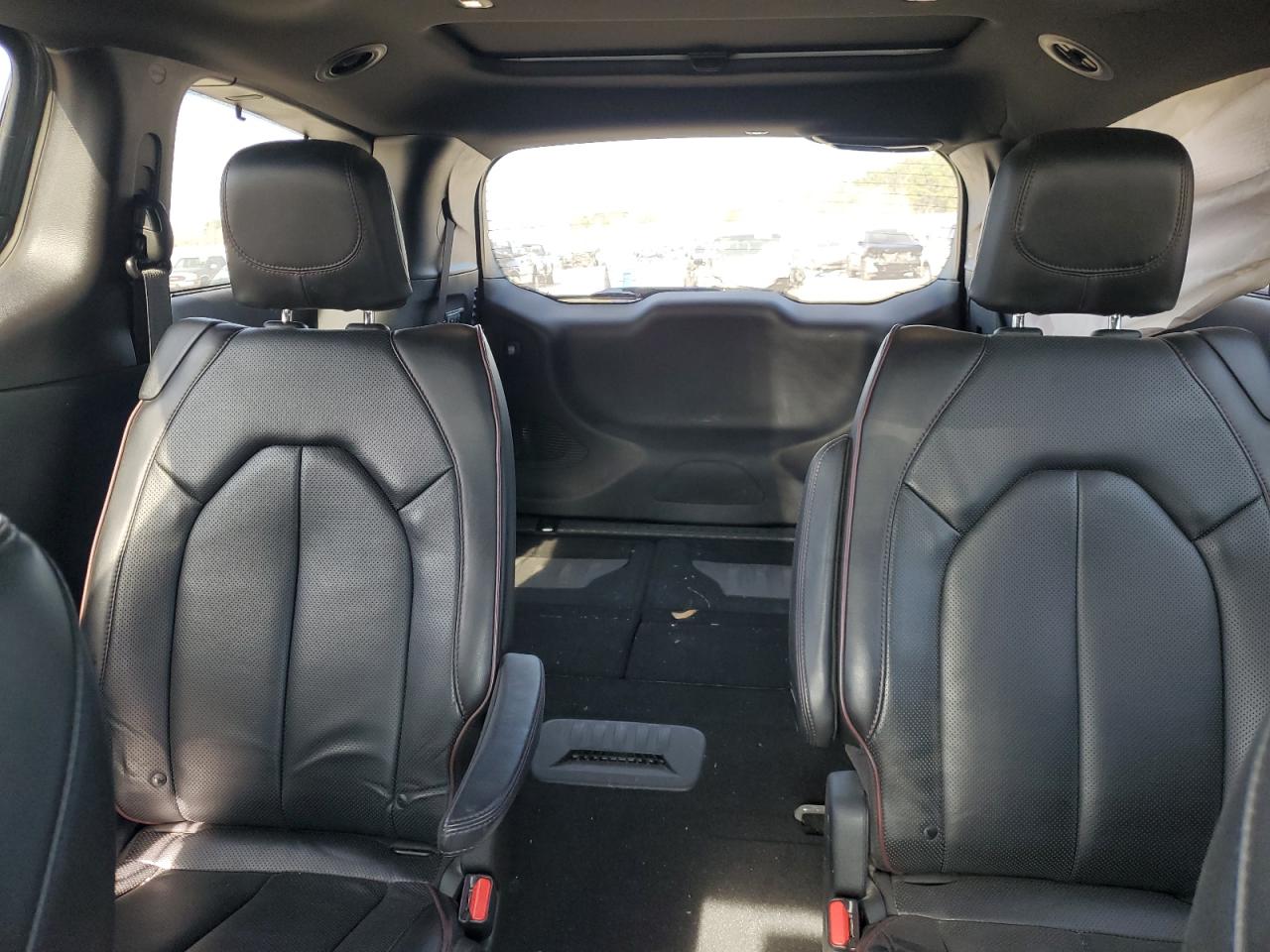 2020 Chrysler Pacifica - Image 10