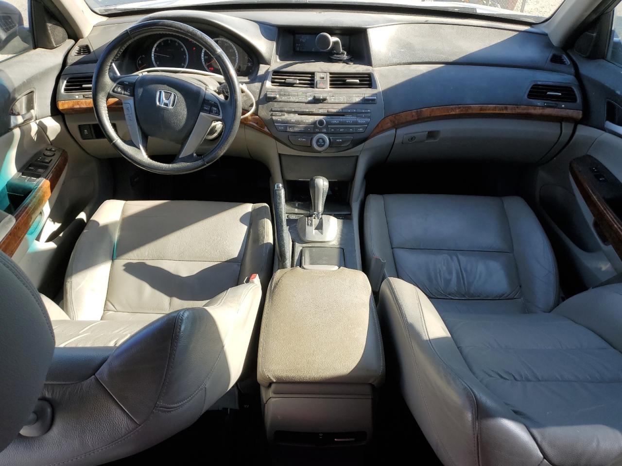 2011 Honda Accord - Image 8