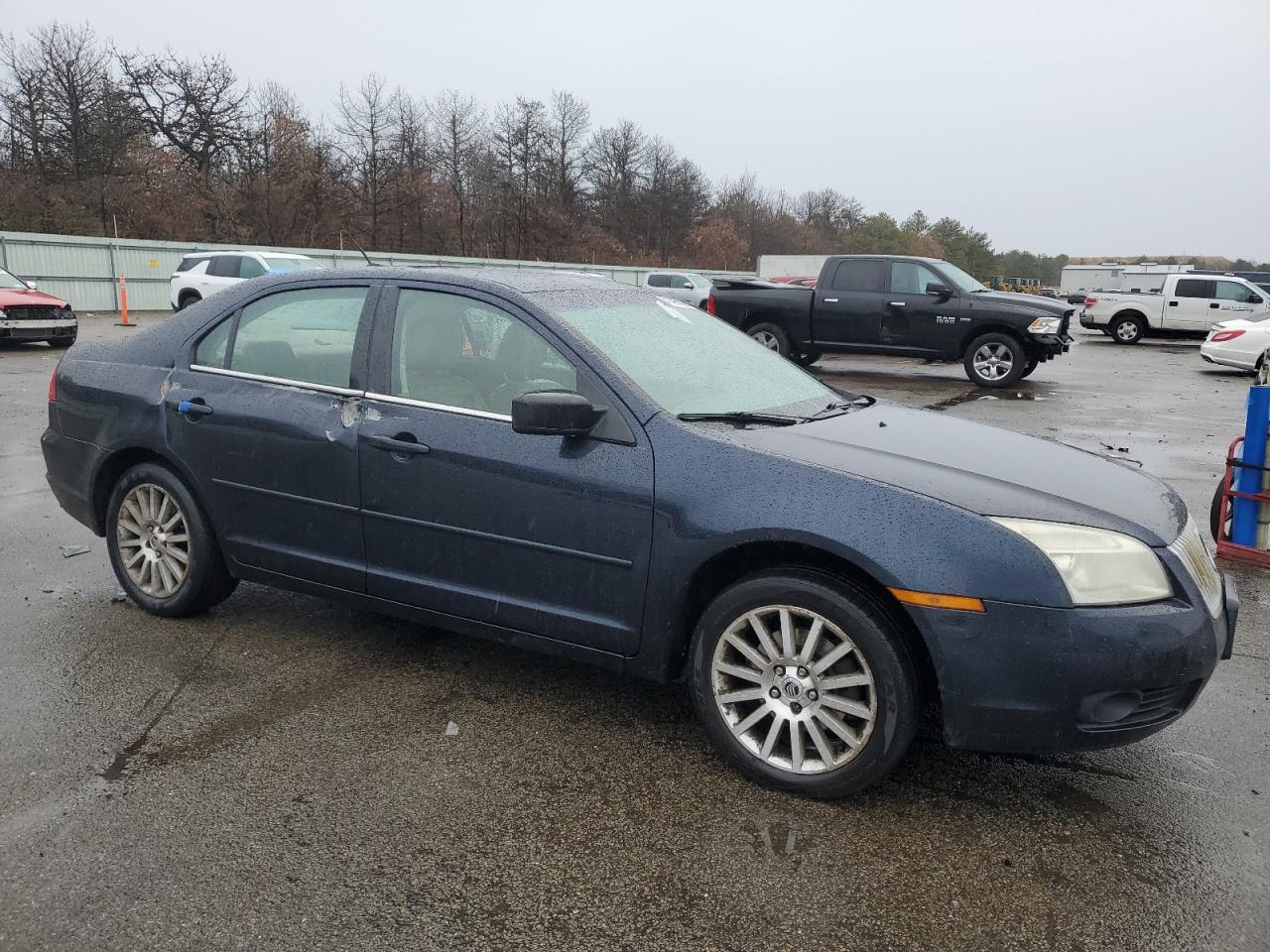 2009 Mercury Milan - Image 4