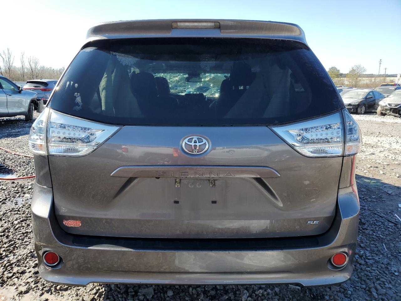 2017 Toyota Sienna - Image 6