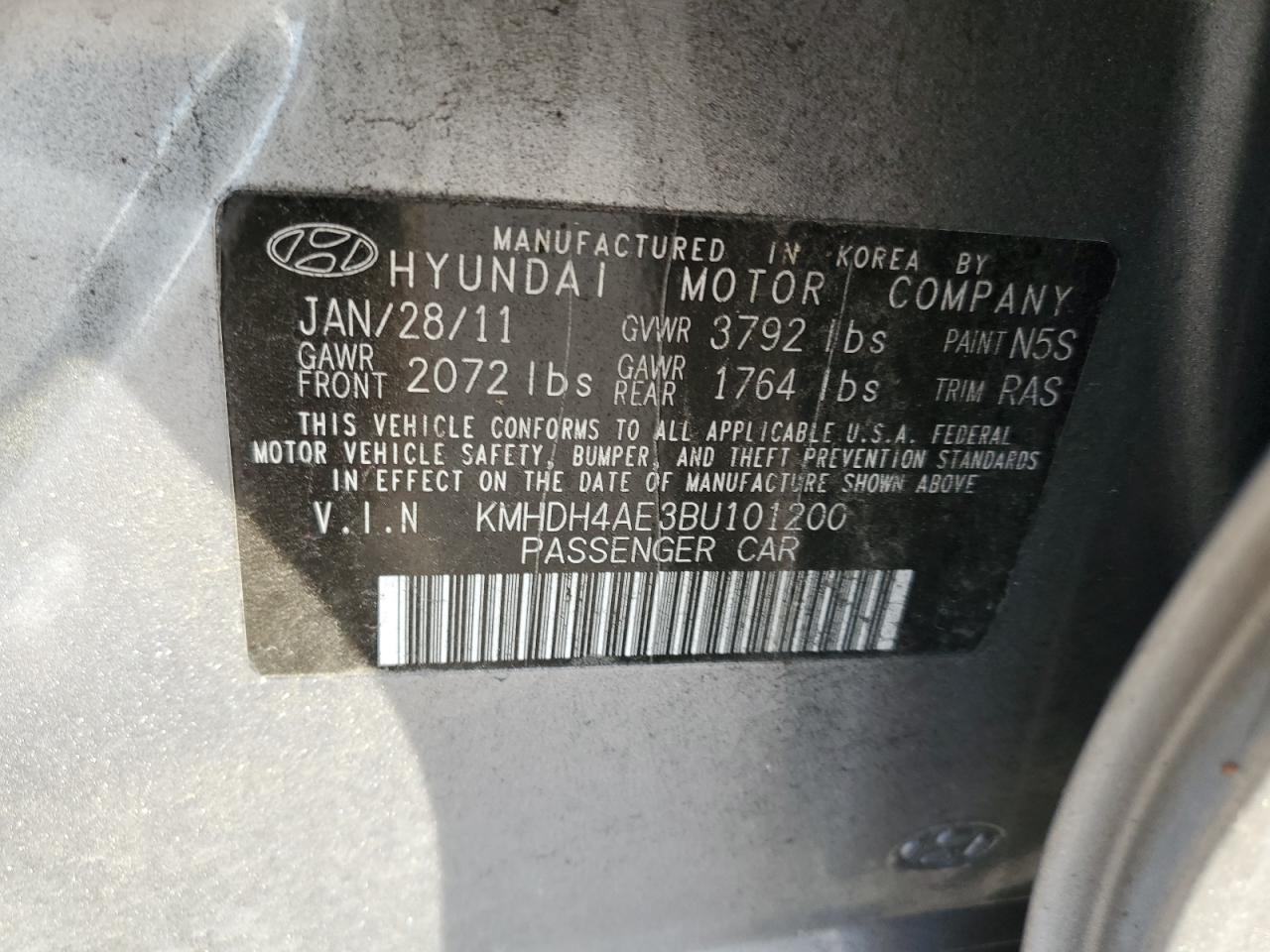 2011 Hyundai Elantra - Image 14