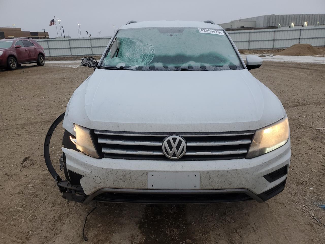2018 Volkswagen Tiguan - Image 5