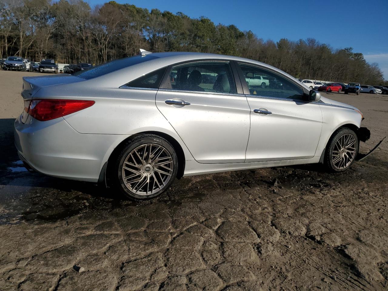 2012 Hyundai Sonata - Image 3