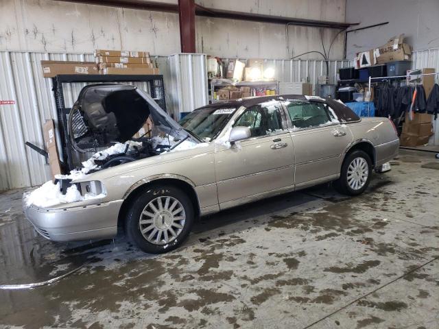 2003 Lincoln Town Car Signature