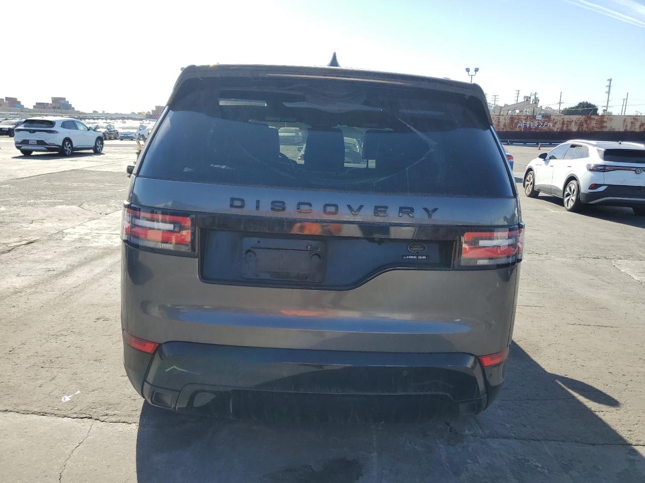 2017 Land Rover Discovery - Image 6