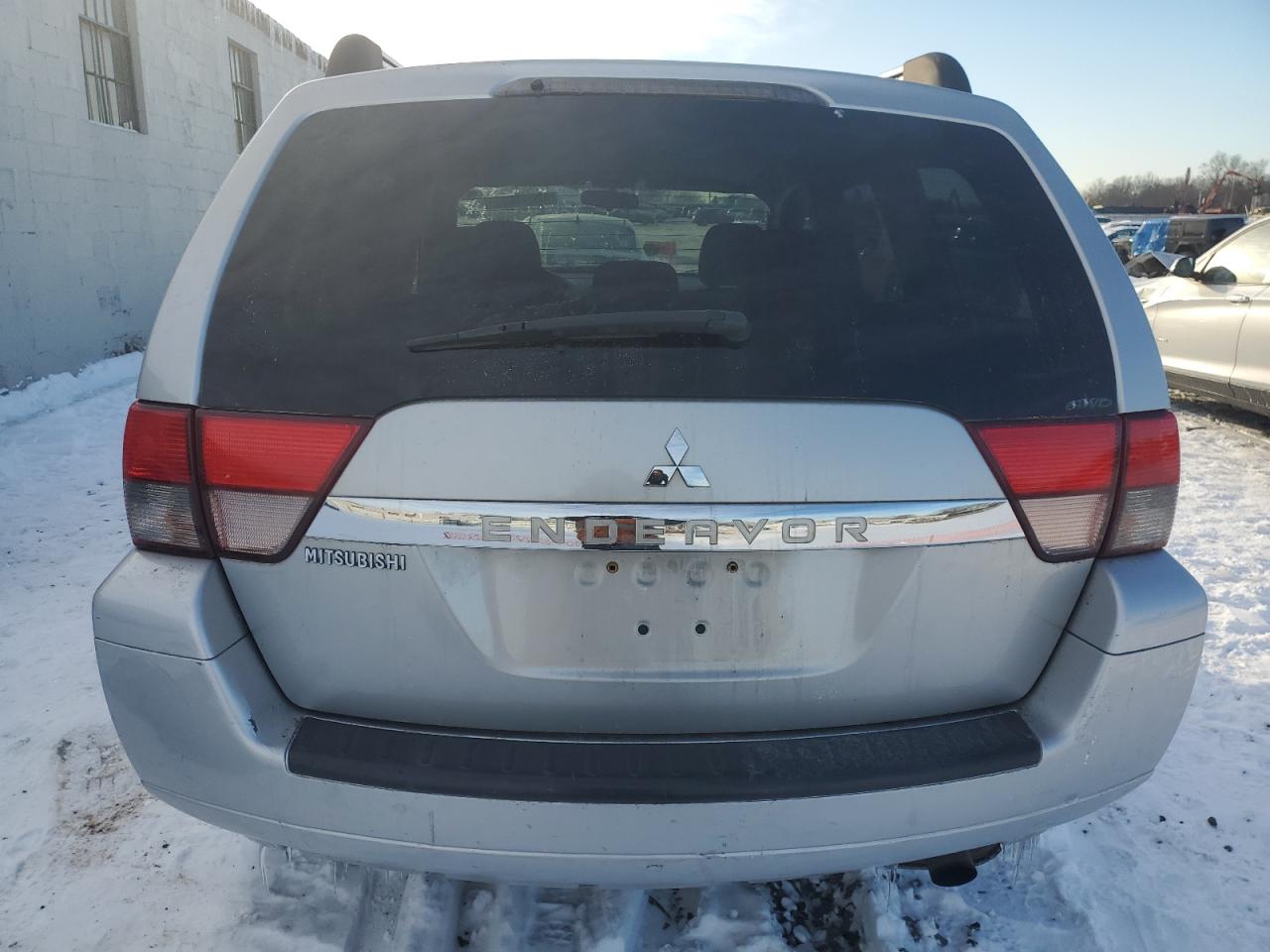 2011 Mitsubishi Endeavor - Image 6