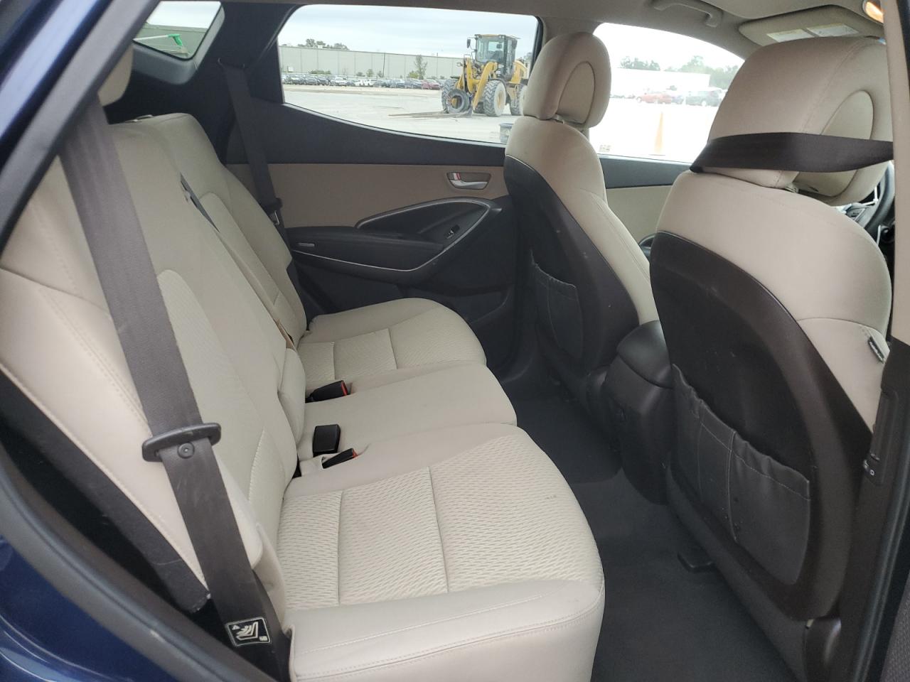 2018 Hyundai Santa Fe - Image 11