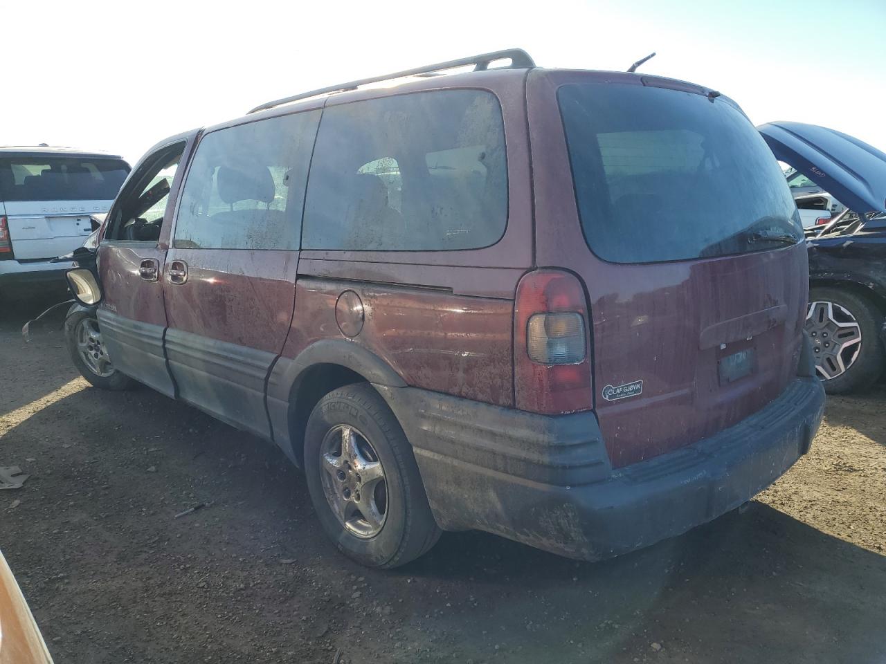 2004 Pontiac Montana - Image 2