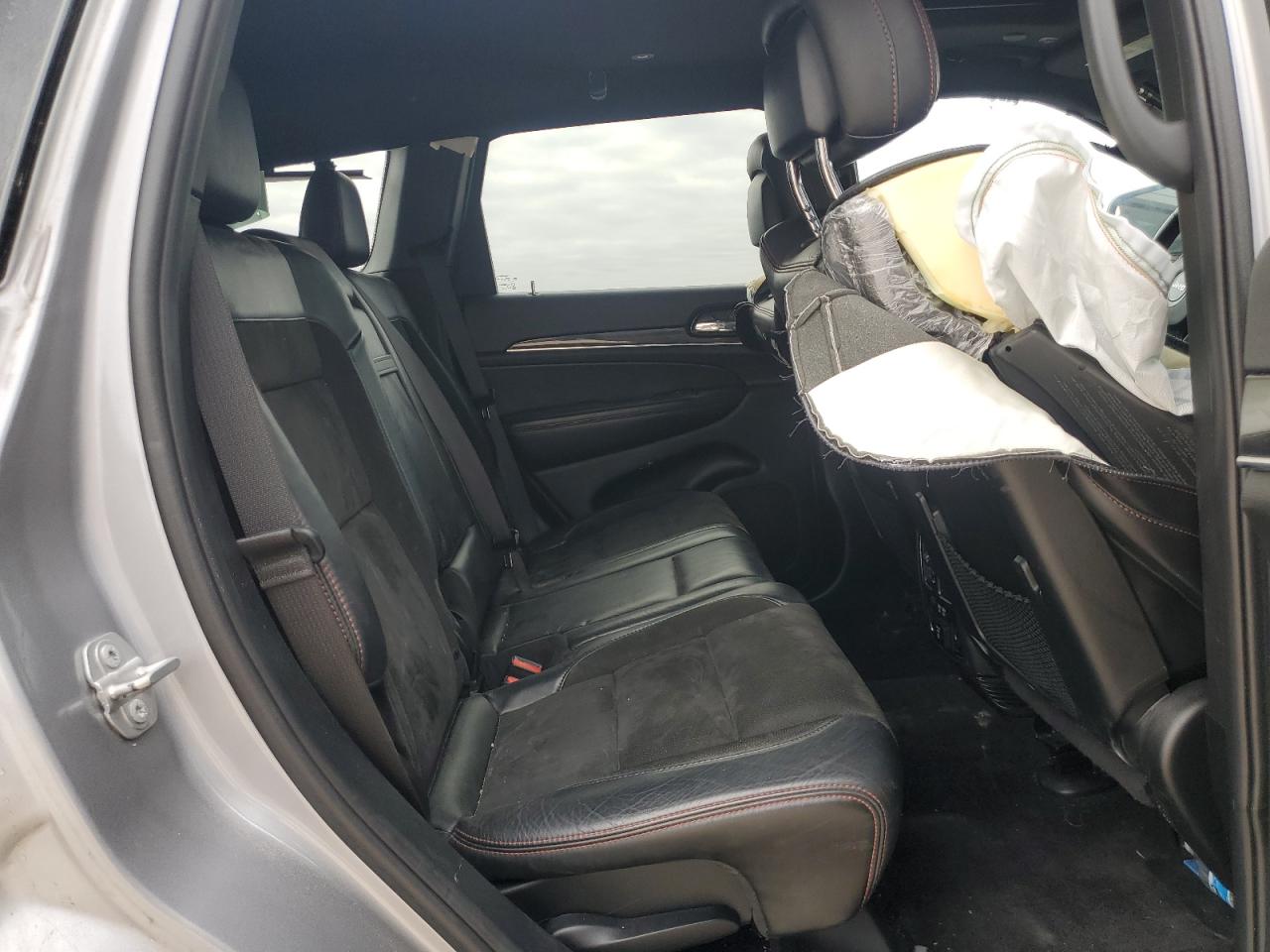 2019 Jeep Grand Cherokee - Image 11