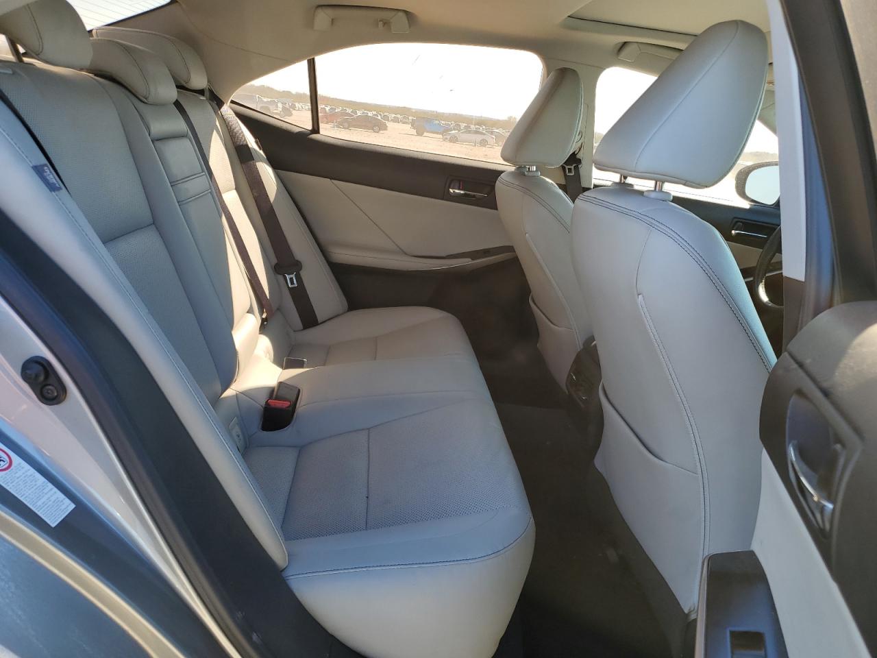 2014 Lexus IS - Image 10