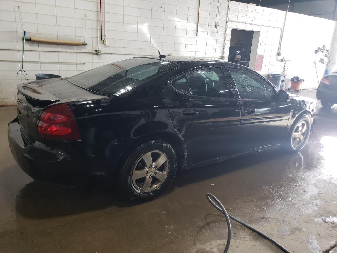 2007 Pontiac Grand Prix - Image 3