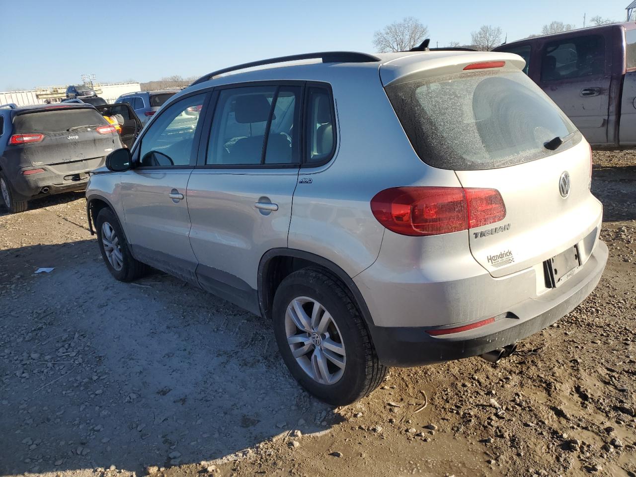 2015 Volkswagen Tiguan - Image 2