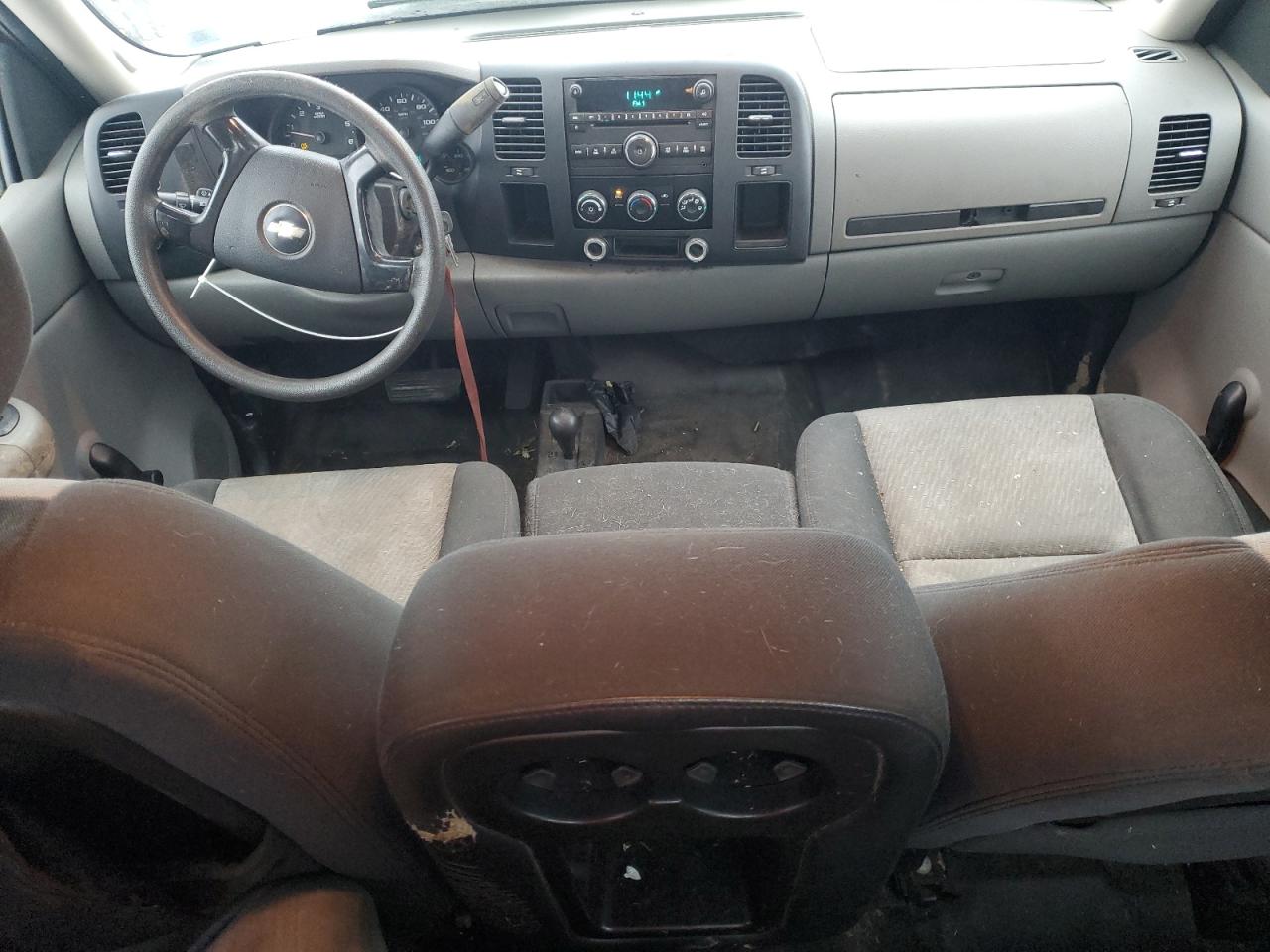 2007 Chevrolet Silverado - Image 8