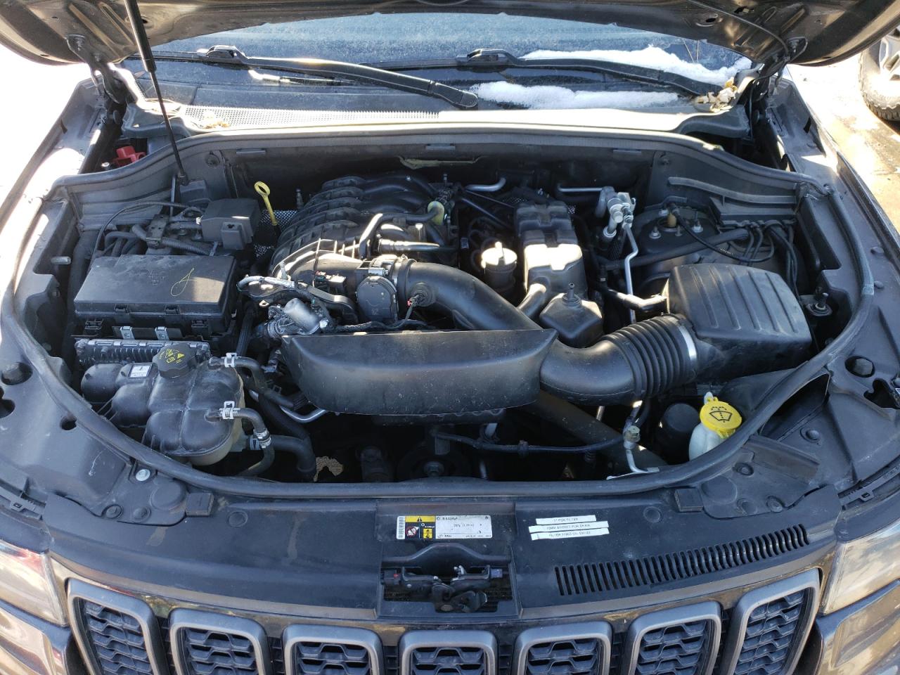 2017 Jeep Grand Cherokee - Image 12