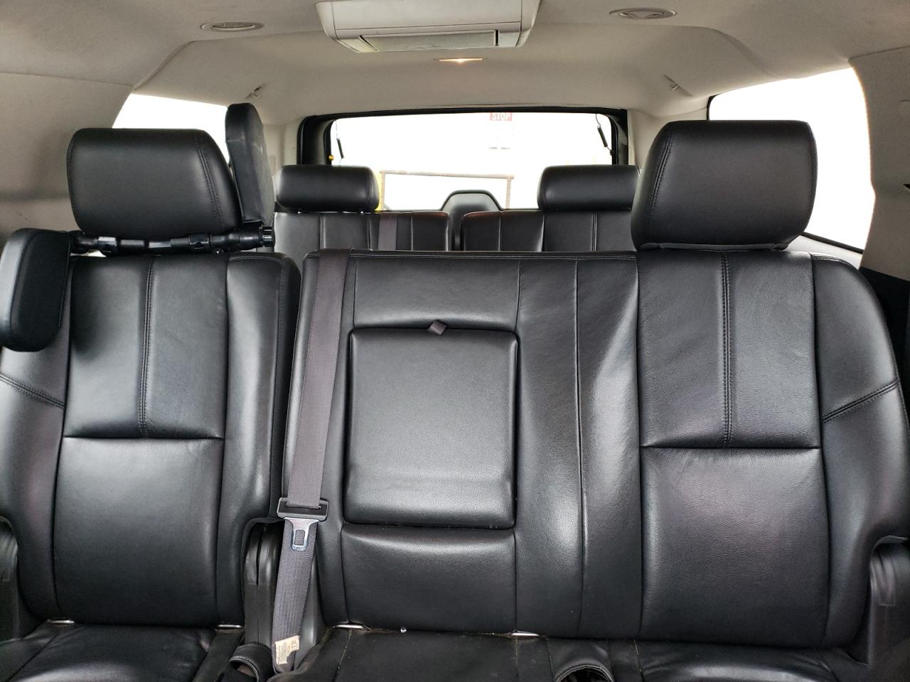 2013 Chevrolet Suburban - Image 10