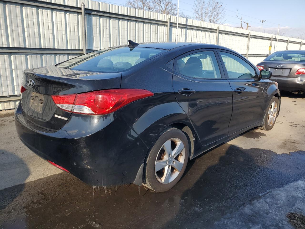 2013 Hyundai Elantra - Image 3