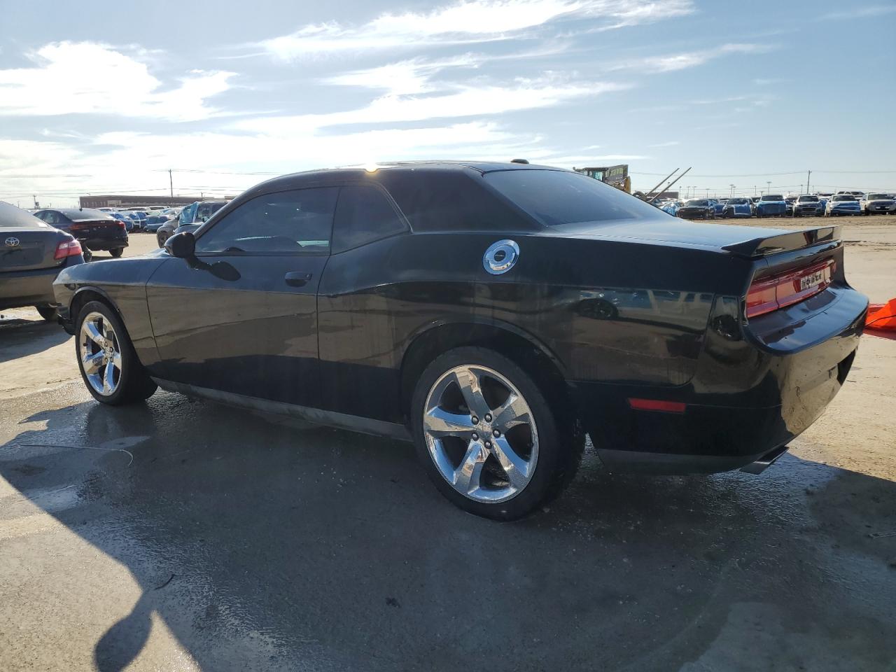 2013 Dodge Challenger - Image 2