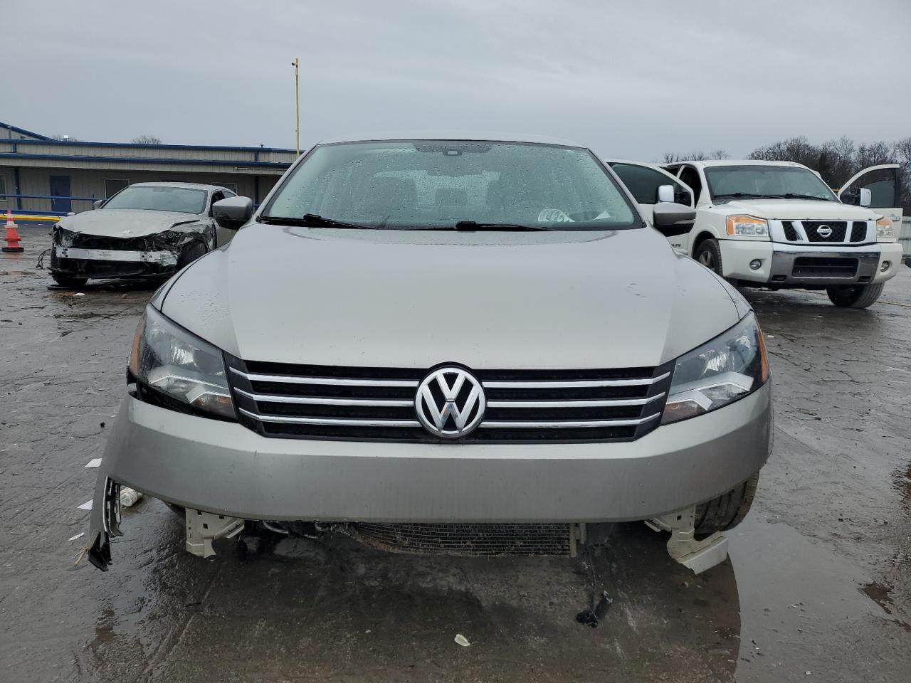2014 Volkswagen Passat - Image 5