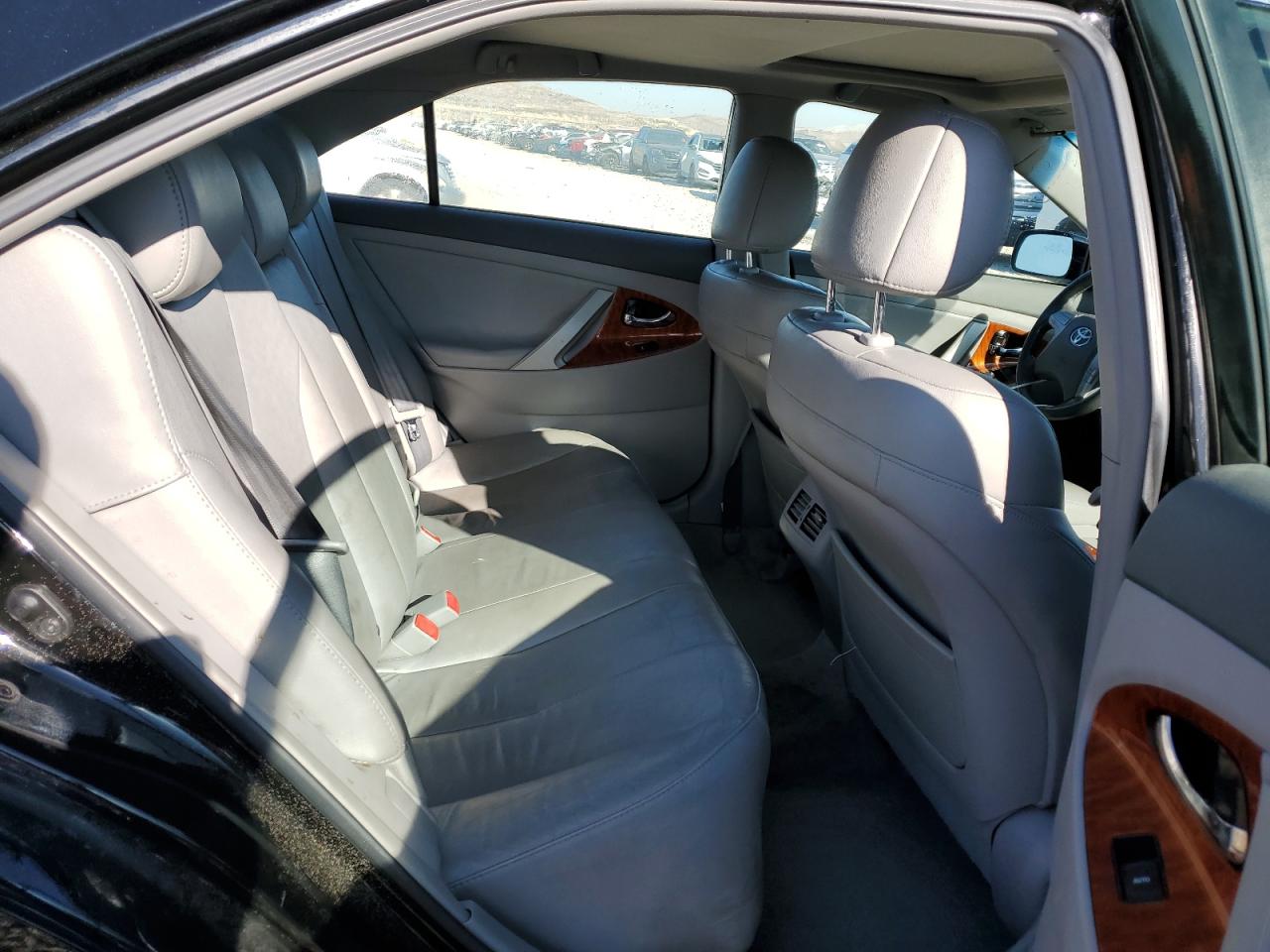 2010 Toyota Camry - Image 10