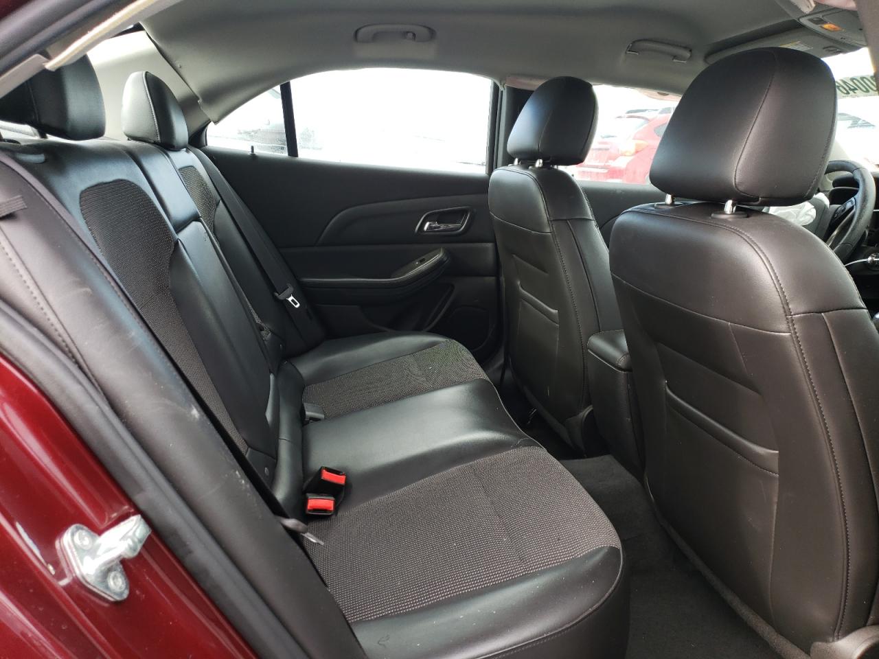 2016 Chevrolet Malibu - Image 10