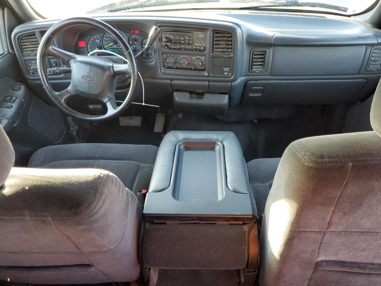 2000 Chevrolet Silverado - Image 8