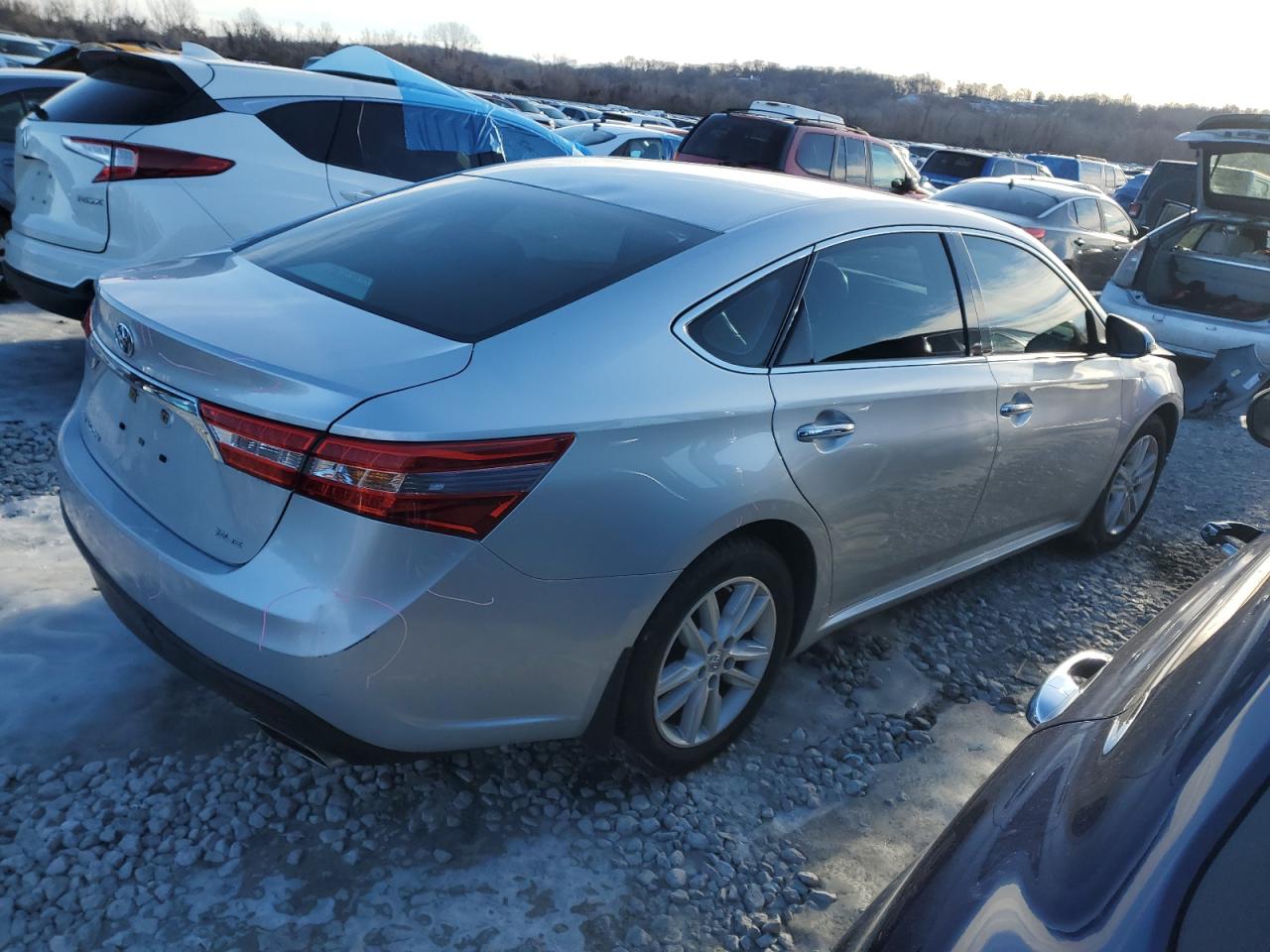 2013 Toyota Avalon - Image 3