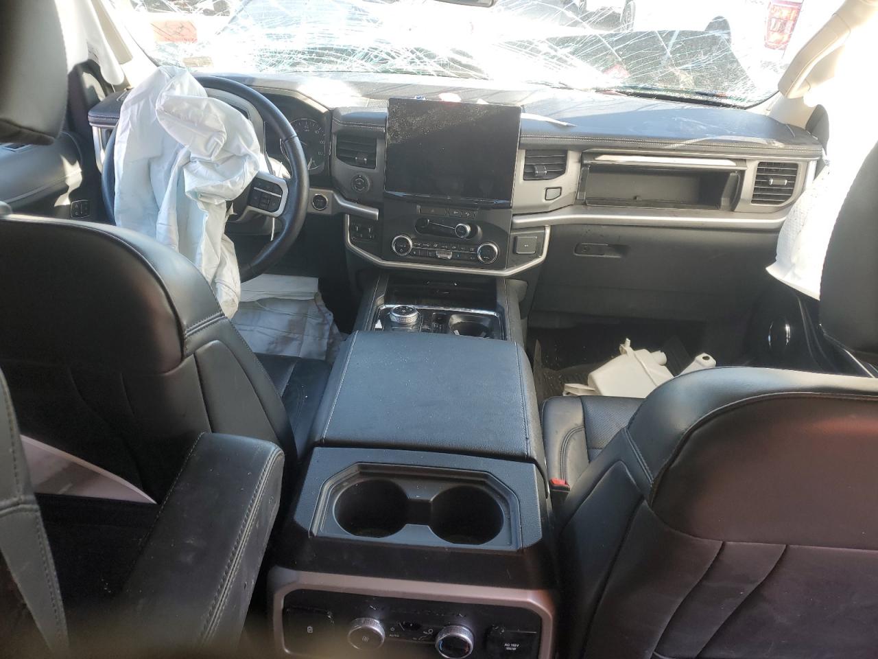 2022 Ford Expedition - Image 8