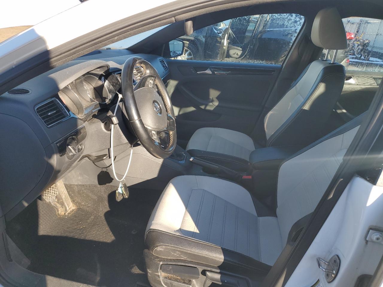 2015 Volkswagen Jetta - Image 7