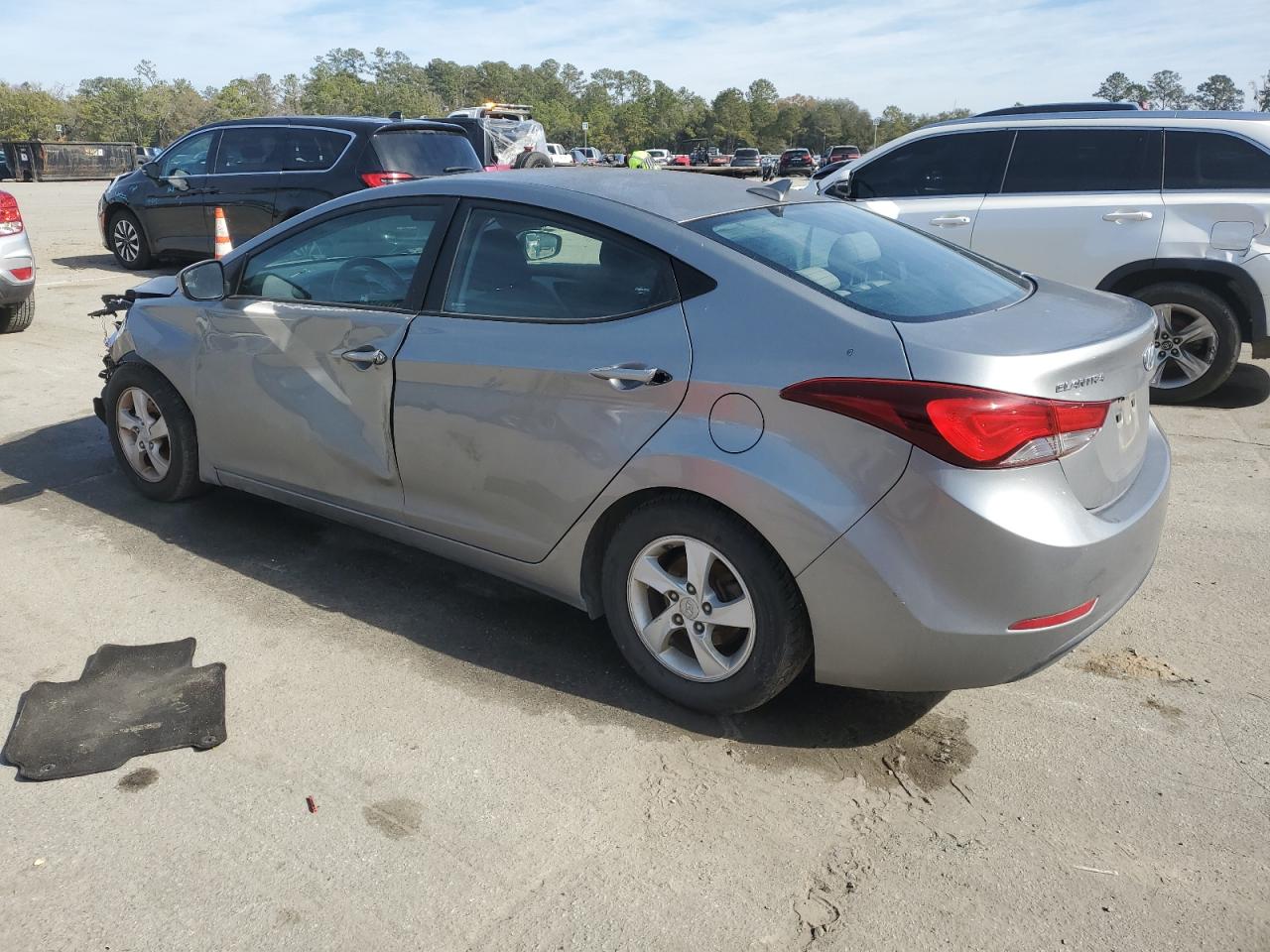 2015 Hyundai Elantra - Image 2