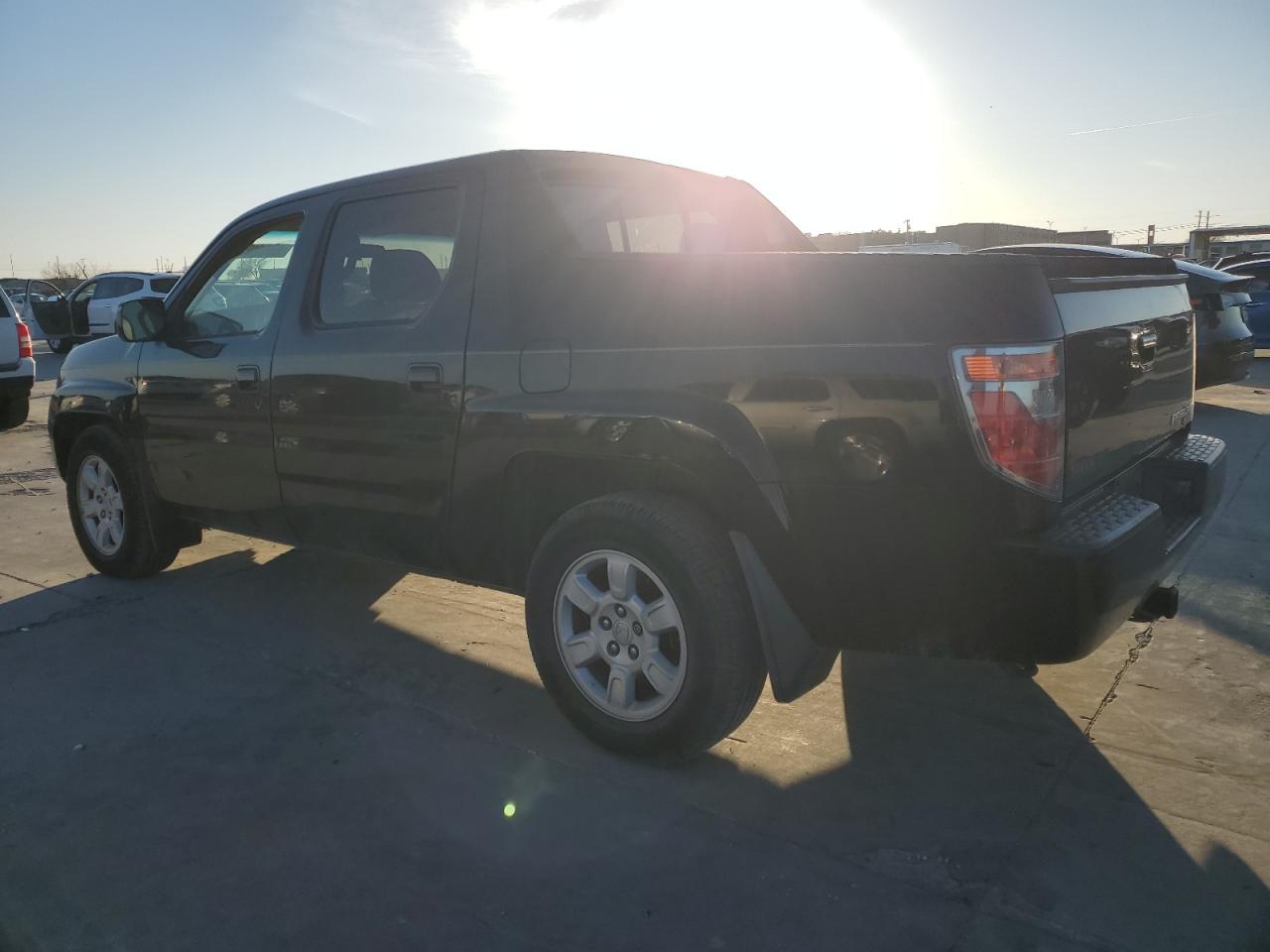 2006 Honda Ridgeline - Image 2