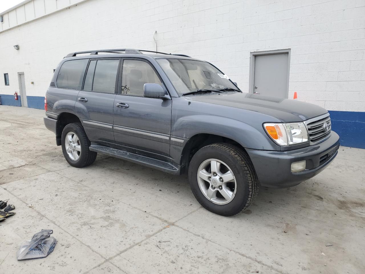2003 Toyota Land Cruiser - Image 4