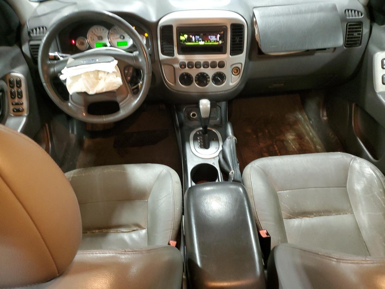 2005 Ford Escape - Image 8