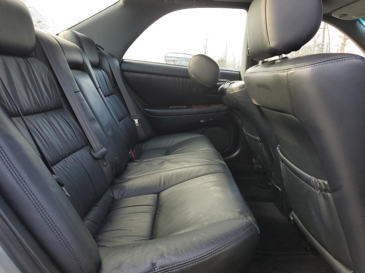 2001 Lexus ES - Image 11