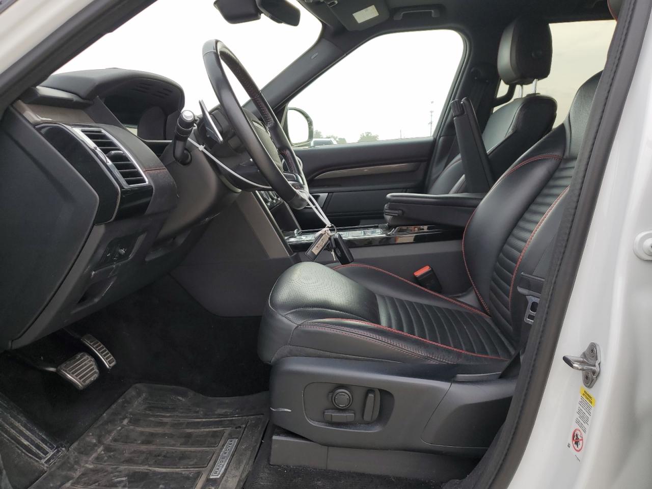 2020 Land Rover Discovery - Image 7