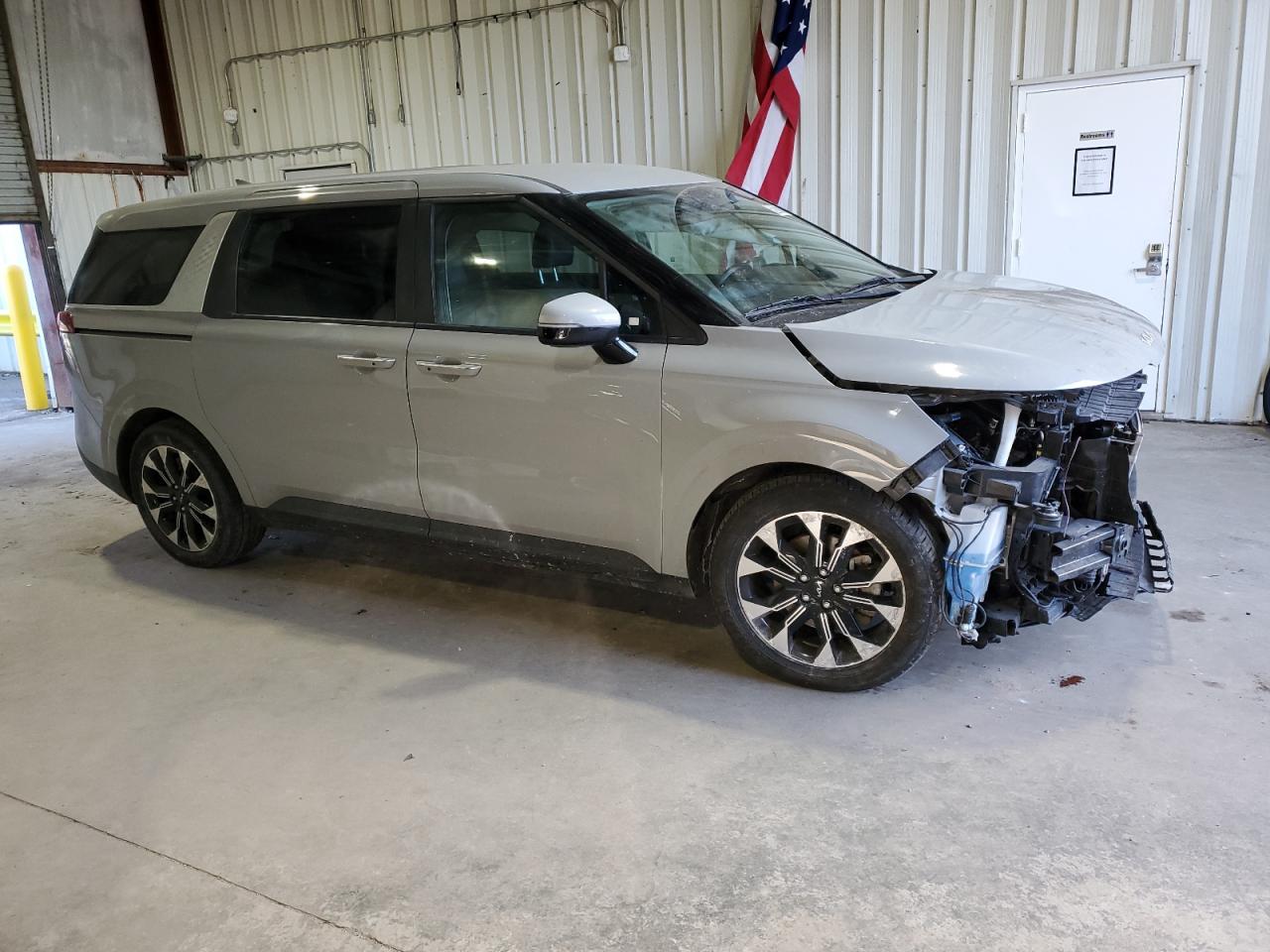 2024 Kia Carnival - Image 4
