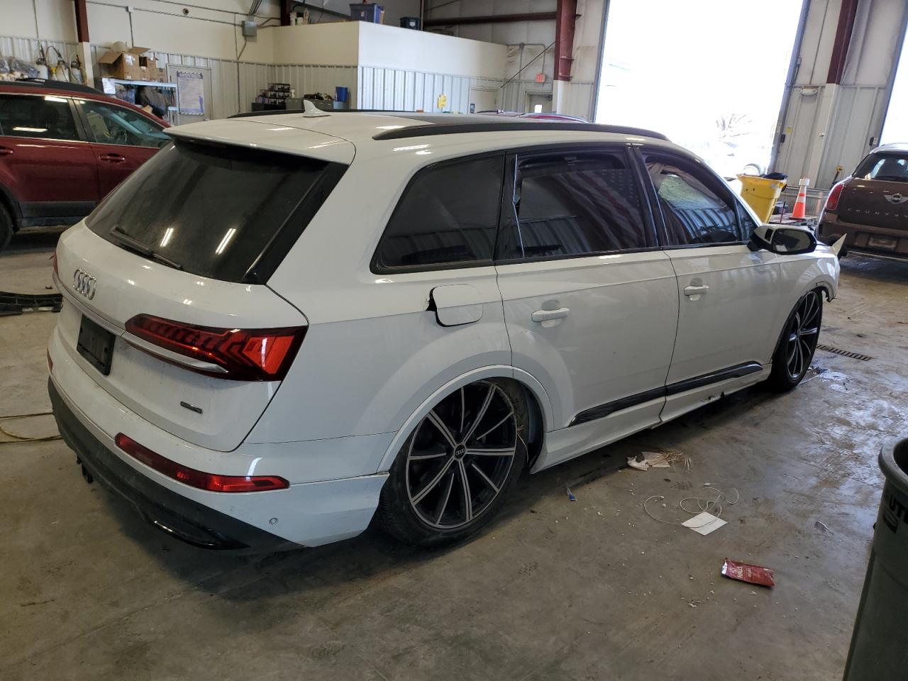 2021 Audi Q7 - Image 3
