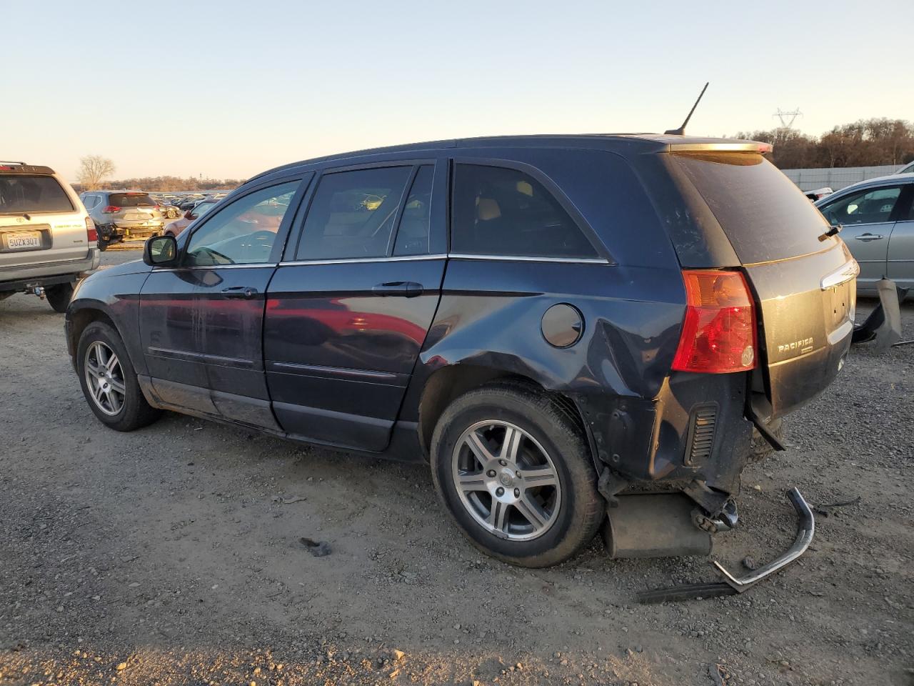 2007 Chrysler Pacifica - Image 2