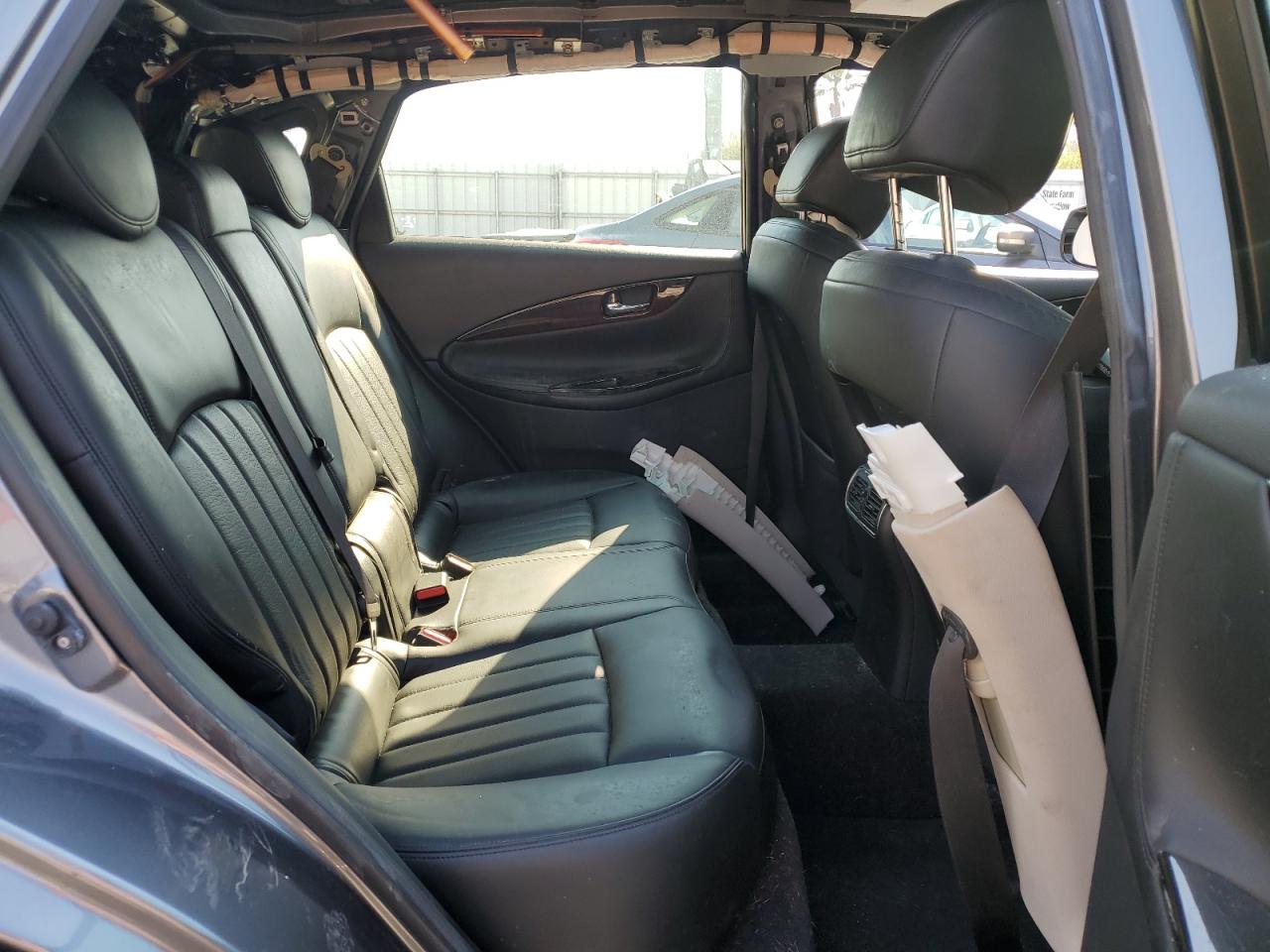 2017 Infiniti QX50 - Image 11