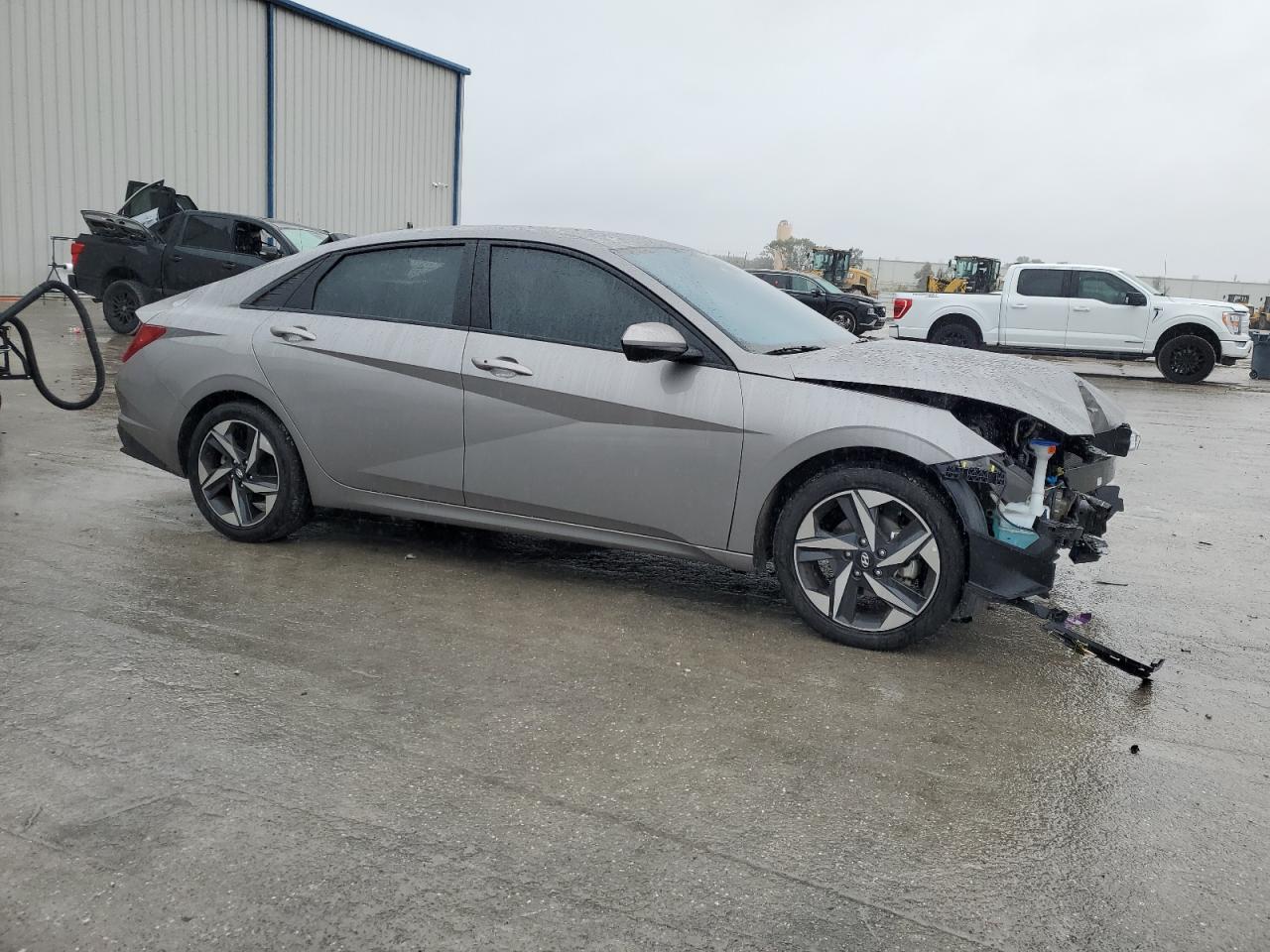 2023 Hyundai Elantra - Image 4