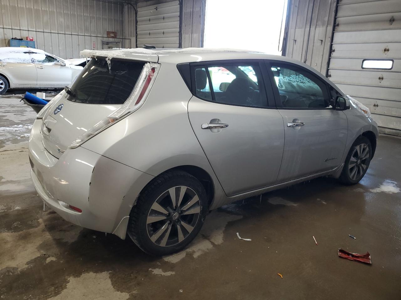 2017 Nissan Leaf - Image 3
