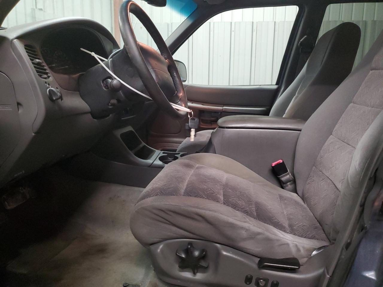 2000 Ford Explorer - Image 7