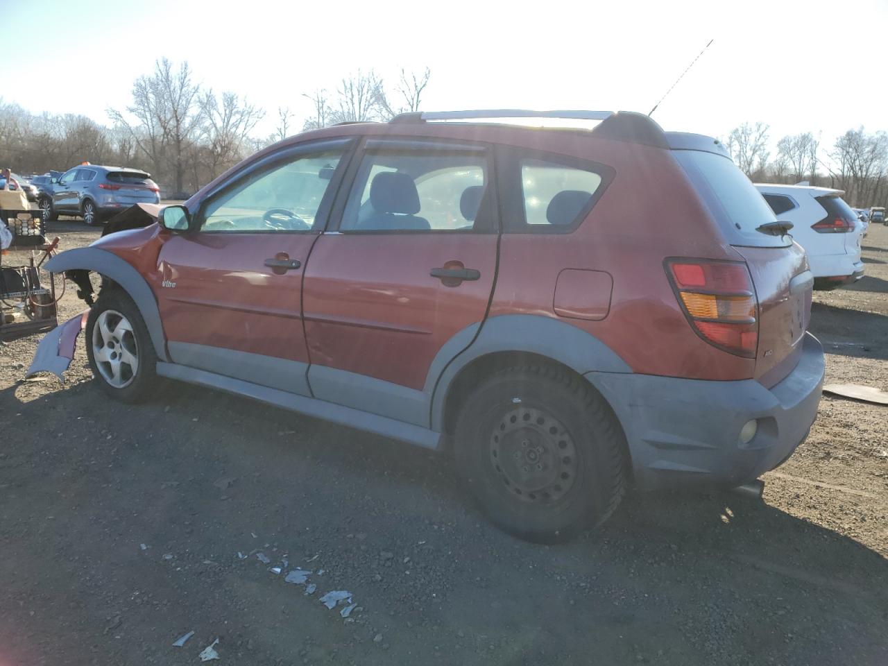 2005 Pontiac Vibe - Image 2