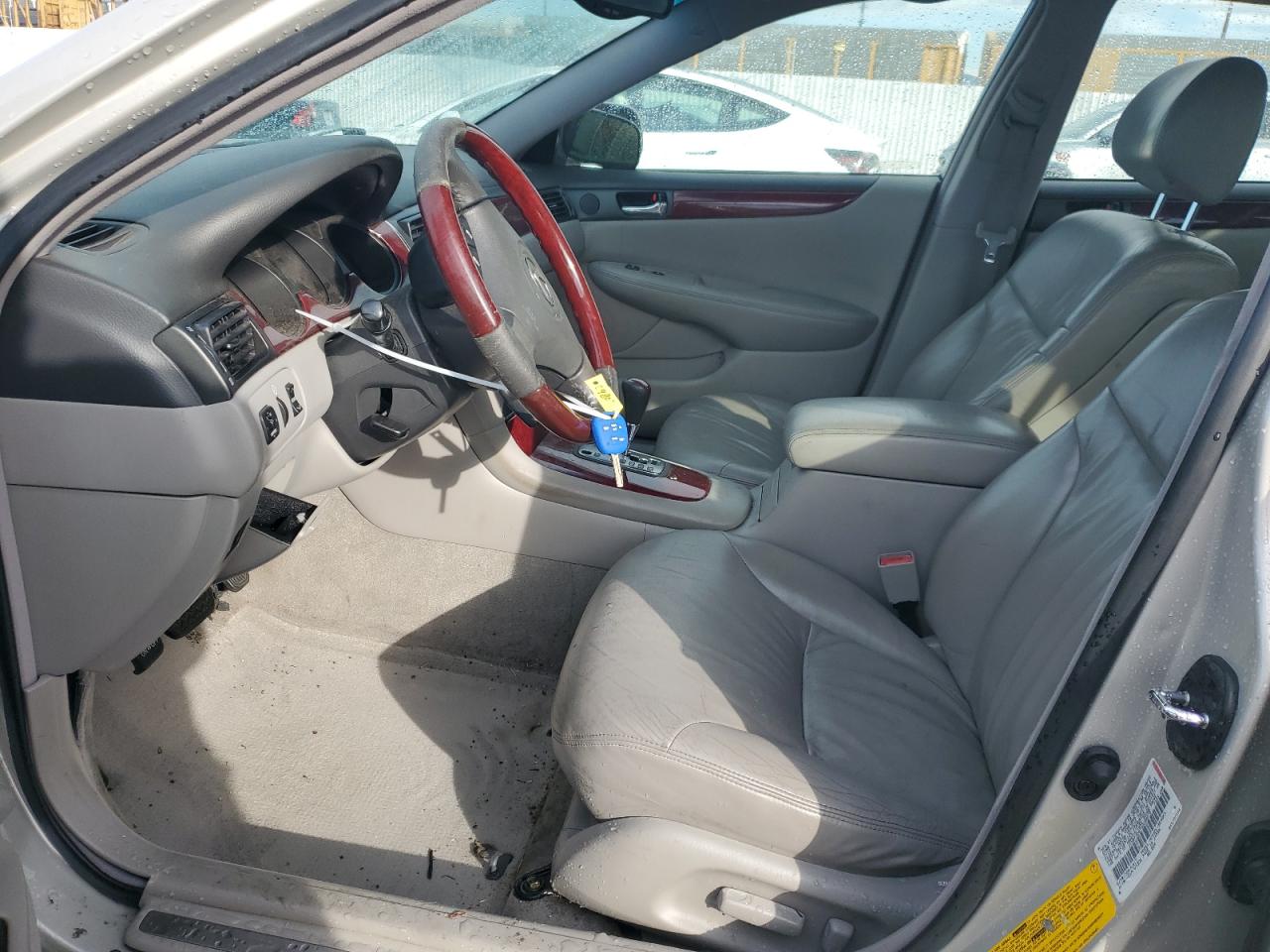 2003 Lexus ES - Image 7