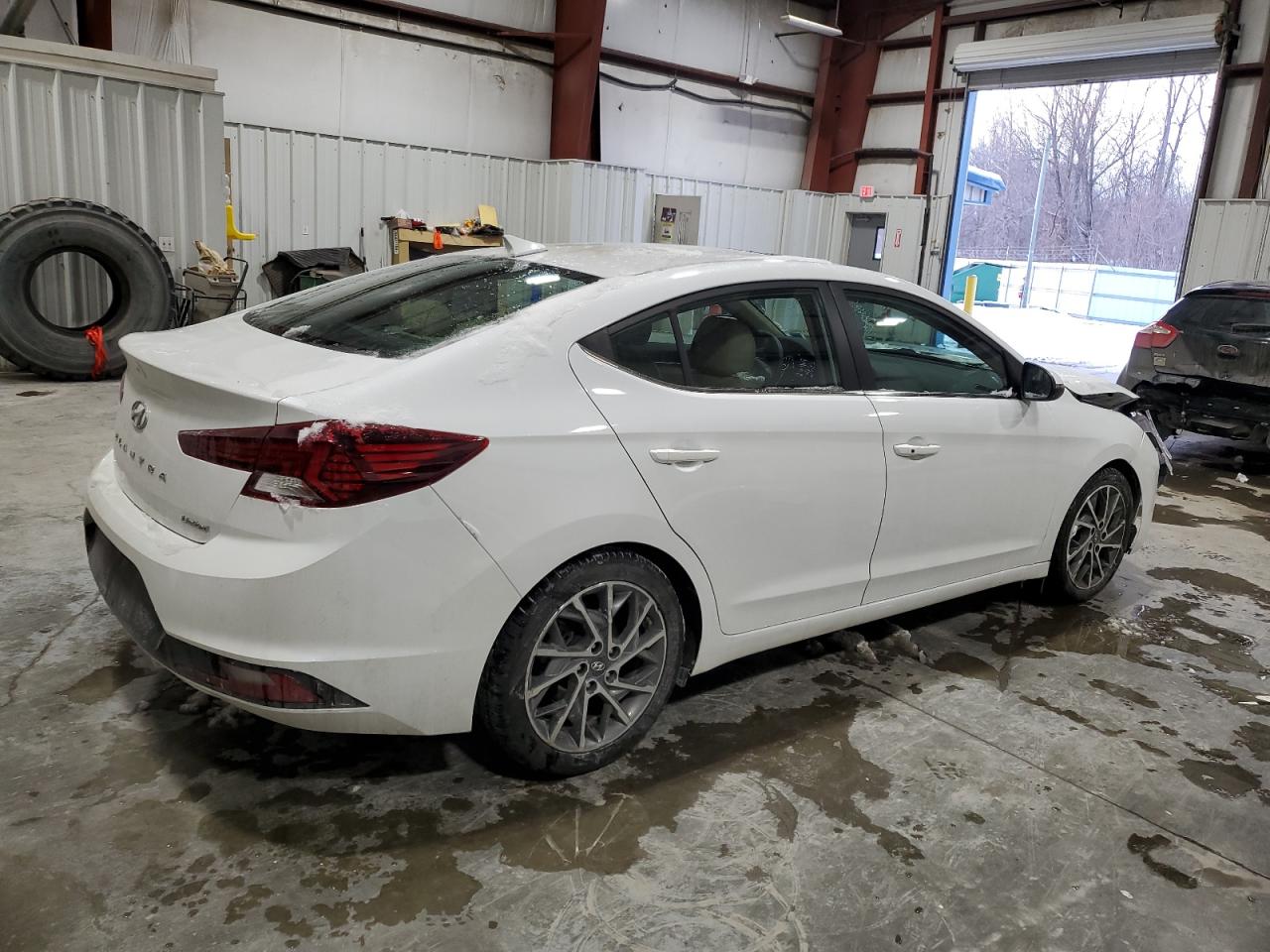 2020 Hyundai Elantra - Image 3