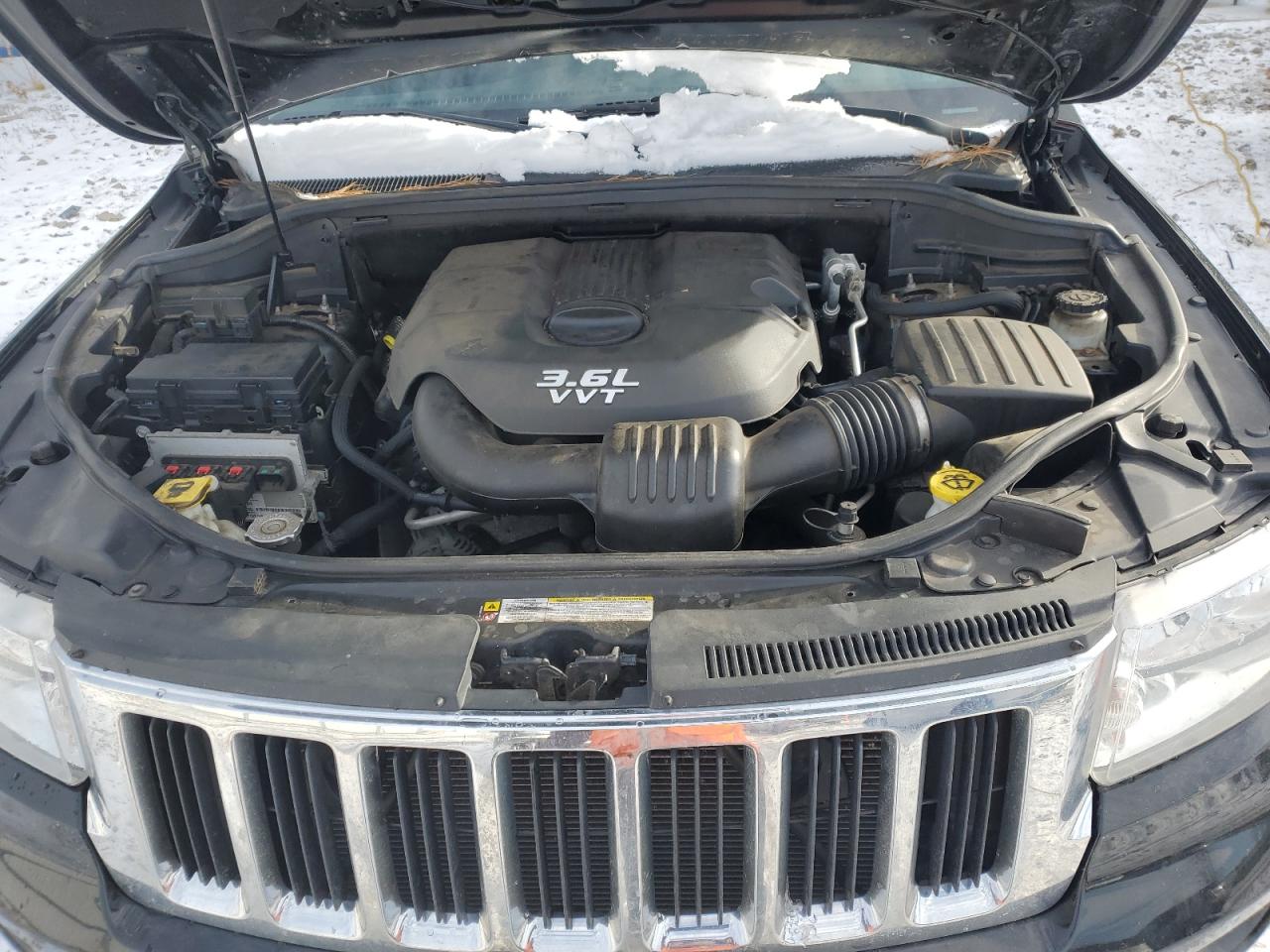2012 Jeep Grand Cherokee - Image 12