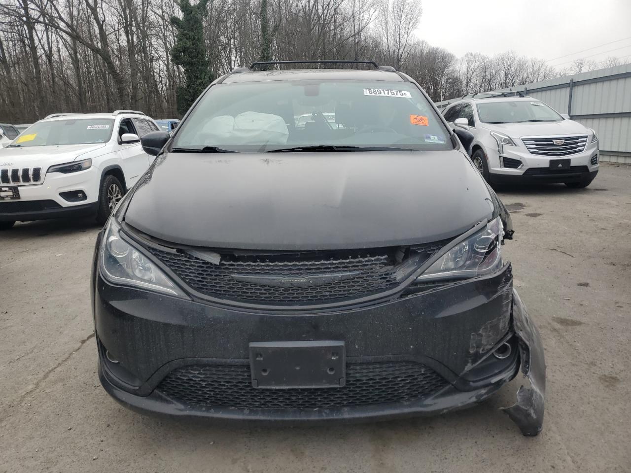 2019 Chrysler Pacifica - Image 5
