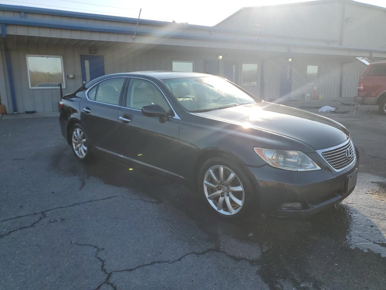 2007 Lexus LS - Image 4